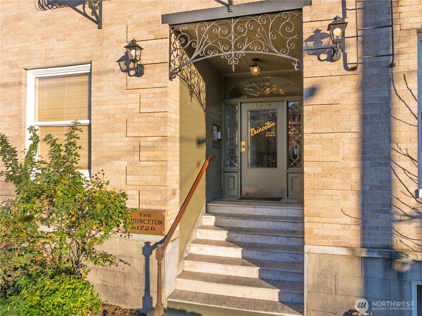 1726 15th Avenue #14, Seattle, WA 98122