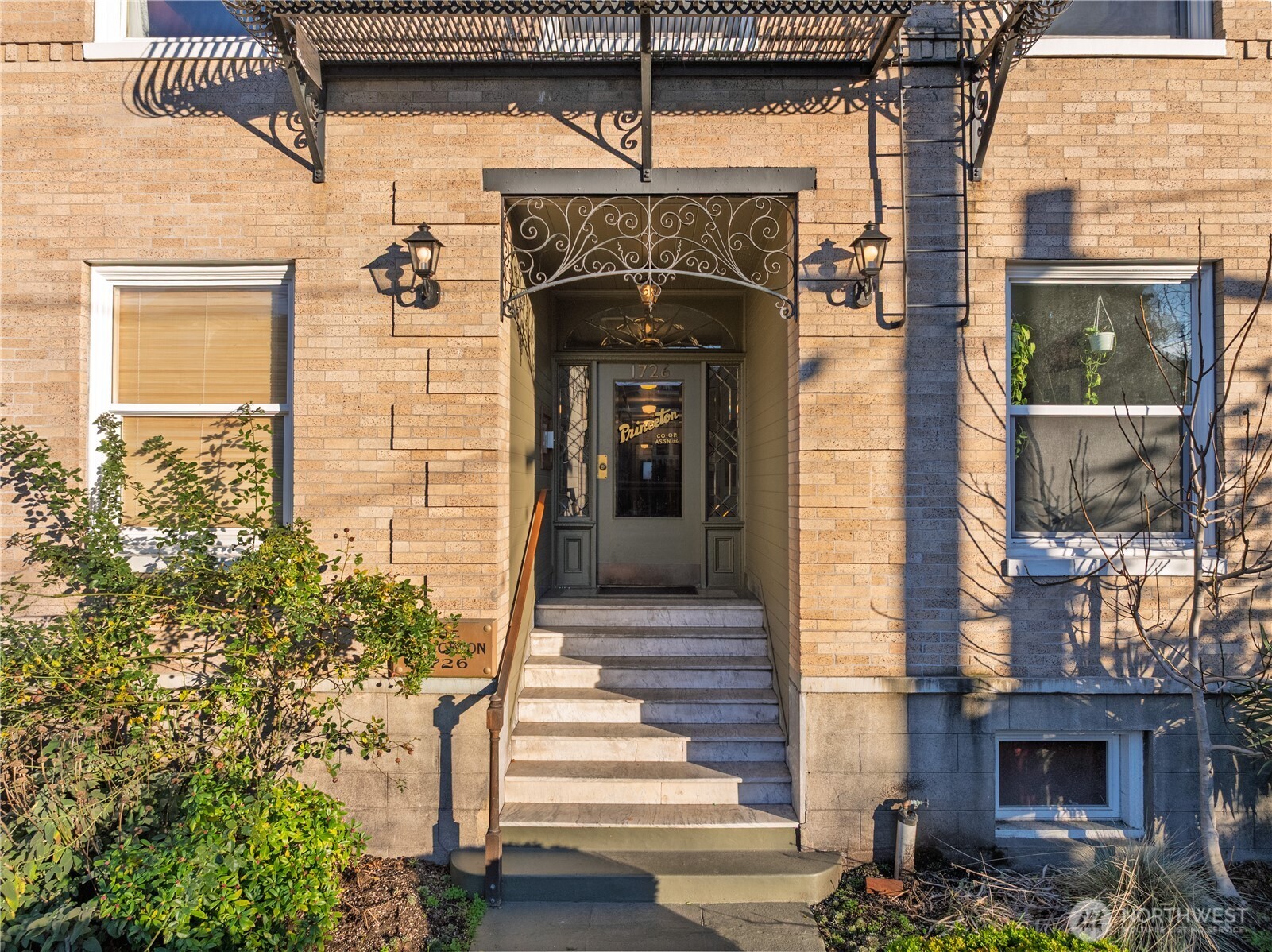 1726 15th Avenue #14, Seattle, WA 98122