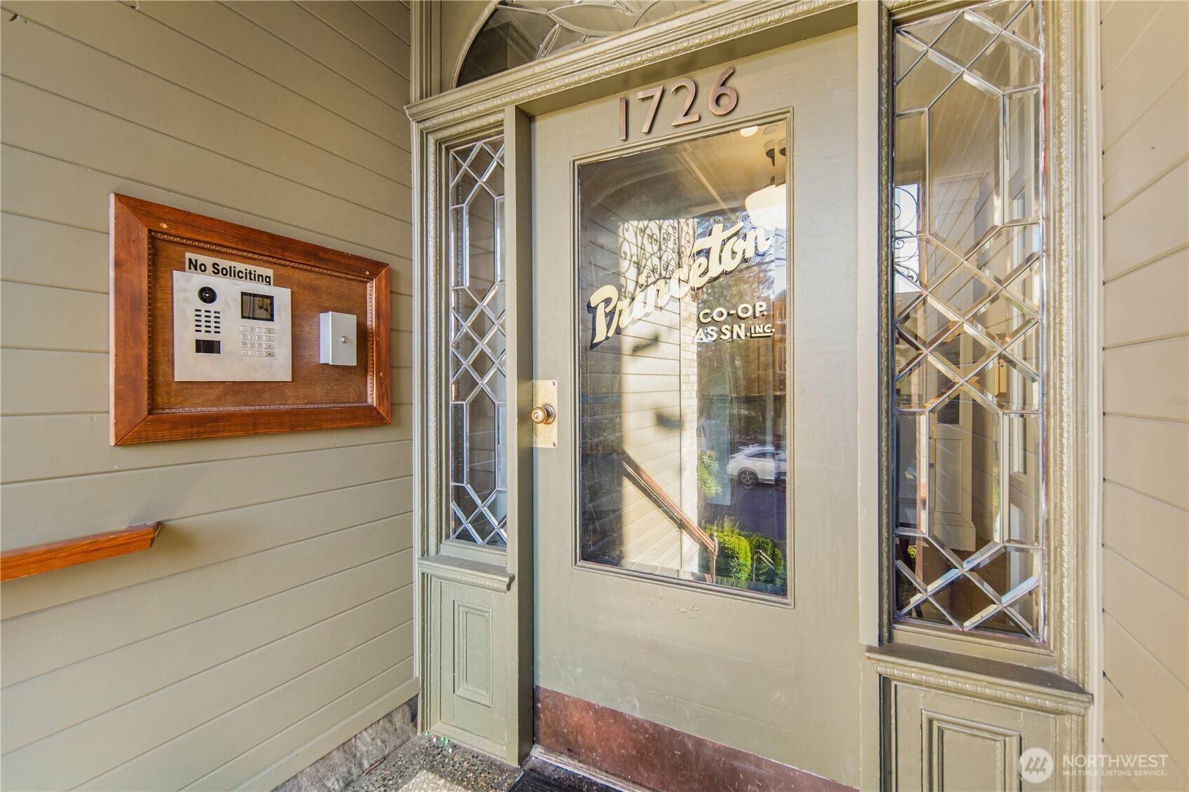 1726 15th Avenue #14, Seattle, WA 98122