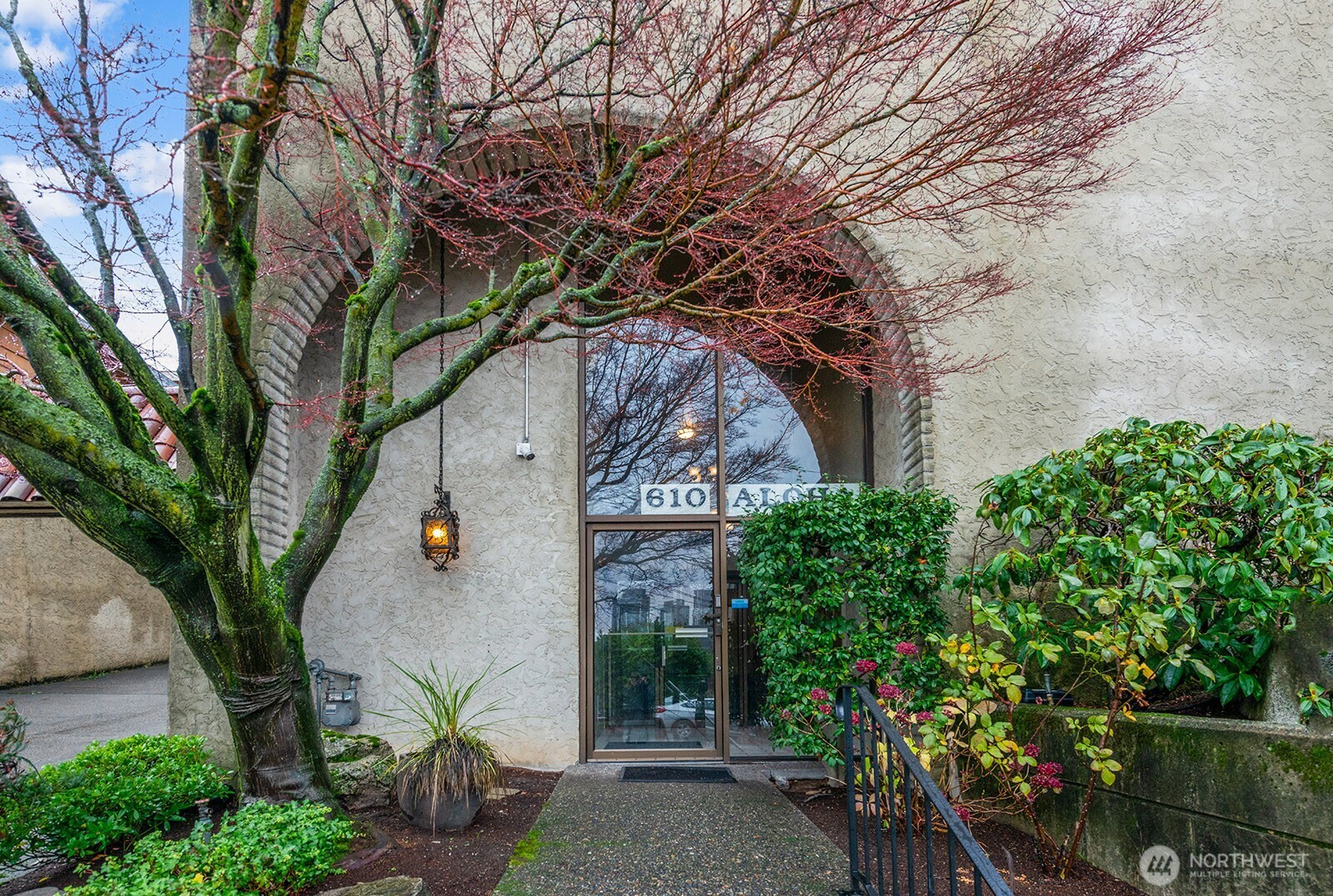 610 Aloha Street #404, Seattle, WA 98109