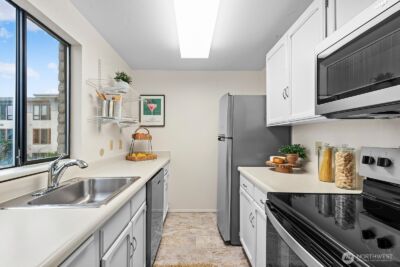 610 Aloha Street #404, Seattle, WA 98109 - Photo 14