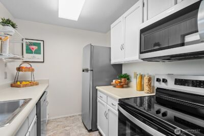 610 Aloha Street #404, Seattle, WA 98109 - Photo 15