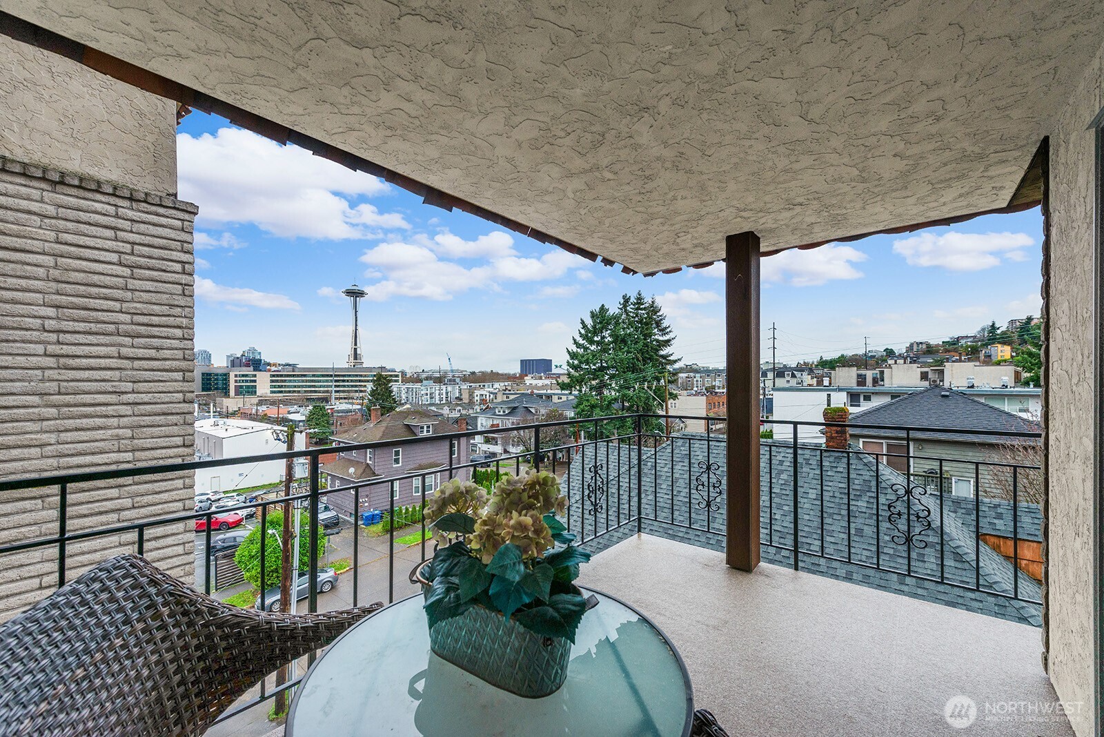 610 Aloha Street #404, Seattle, WA 98109