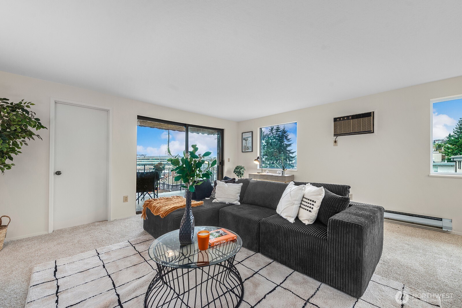 610 Aloha Street #404, Seattle, WA 98109