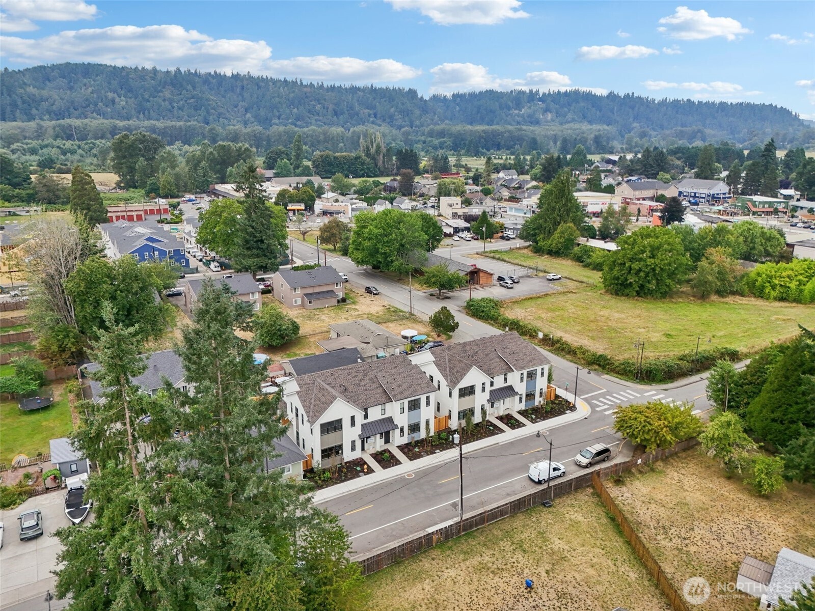 4265 Stossel Avenue , Carnation, WA 98014