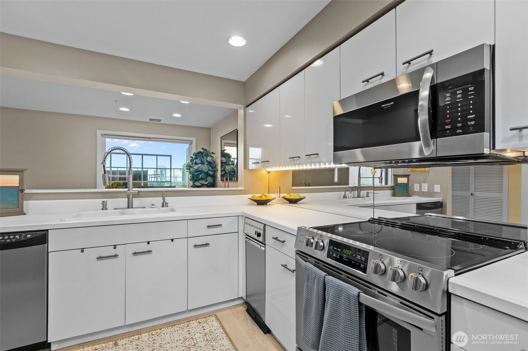 420 Melrose Avenue E #603, Seattle, WA 98102