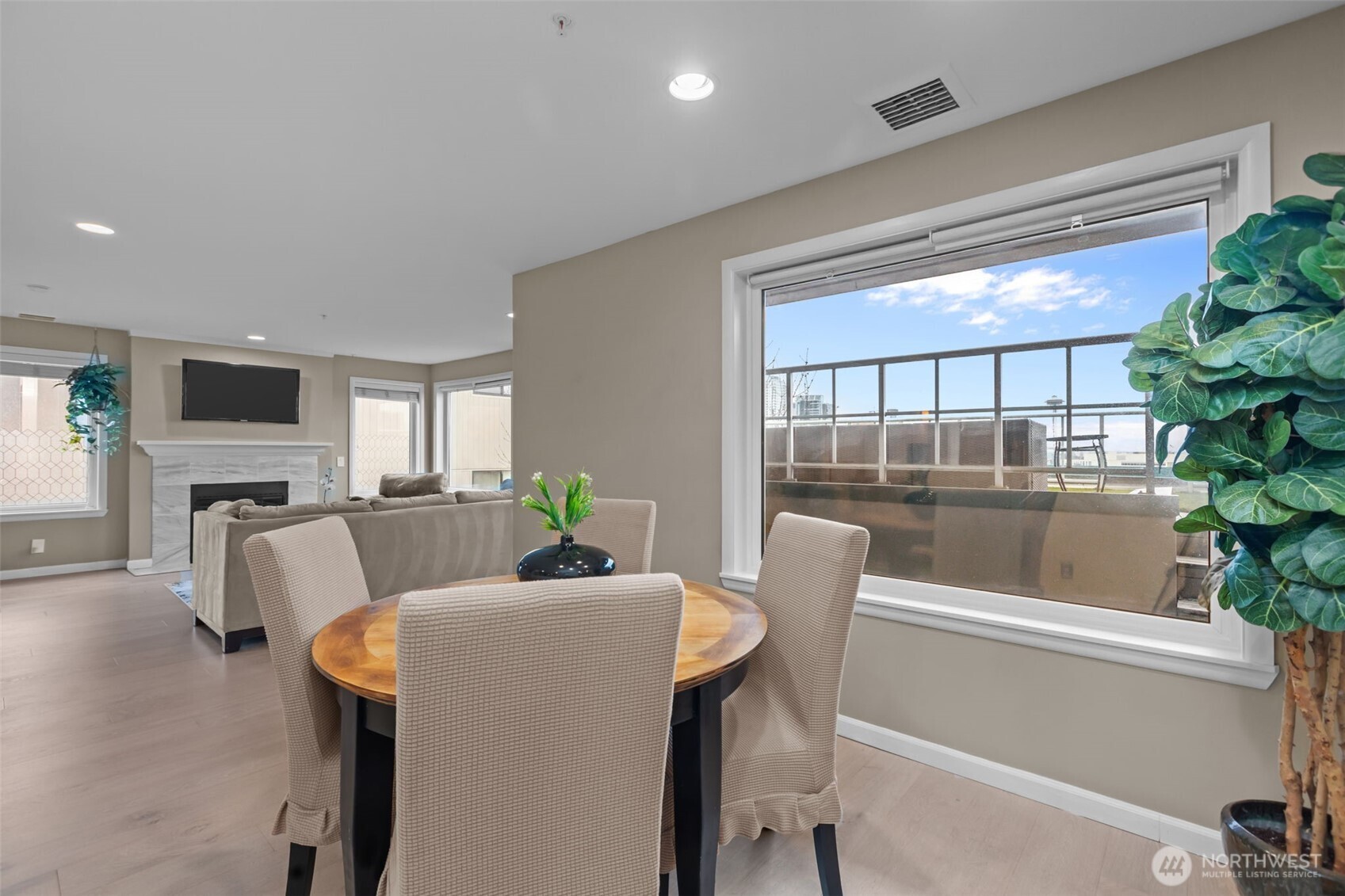 420 Melrose Avenue E #603, Seattle, WA 98102