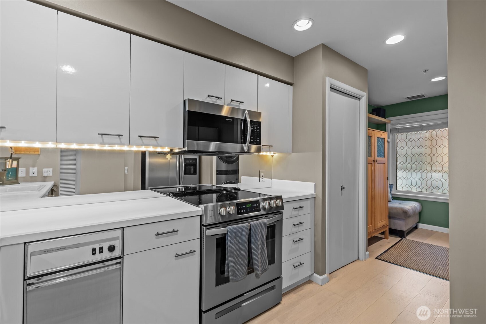 420 Melrose Avenue E #603, Seattle, WA 98102