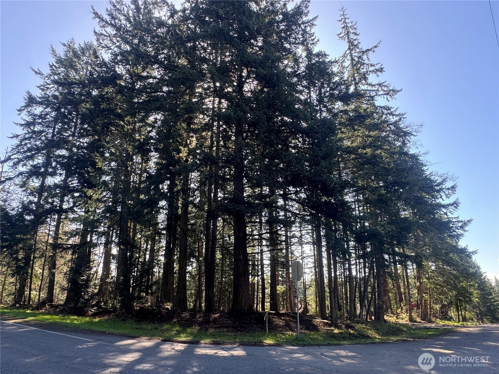 396 Durr Road , Camano Island, WA 98282