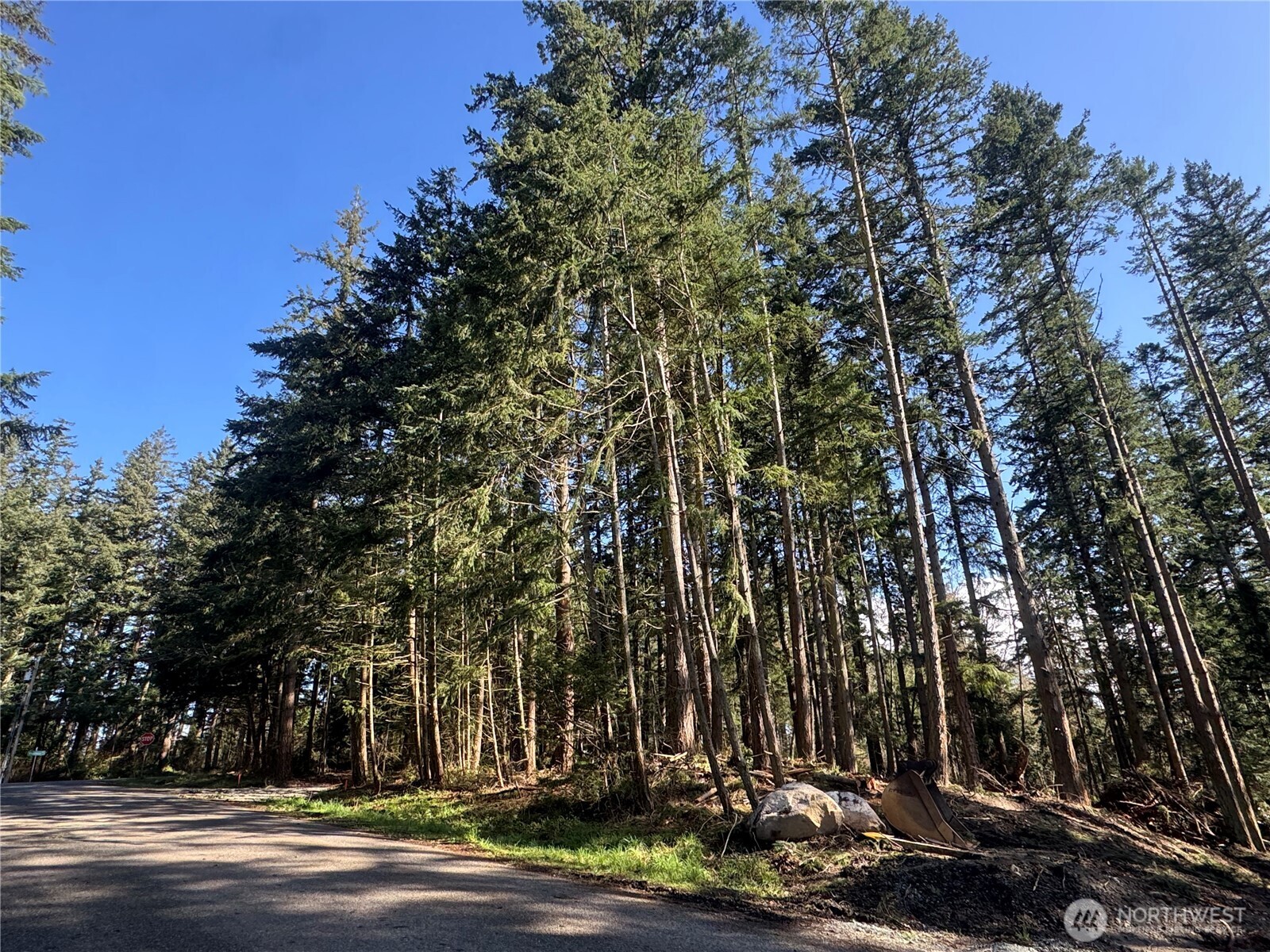 396 Durr Road , Camano Island, WA 98282