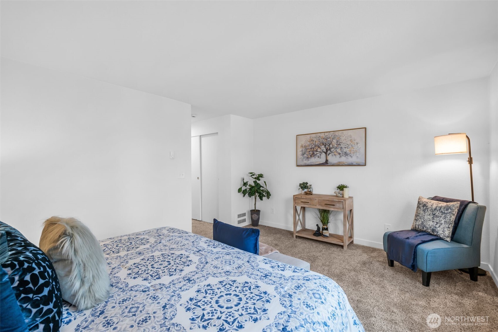 5736 S 238th Court #E1, Kent, WA 98032