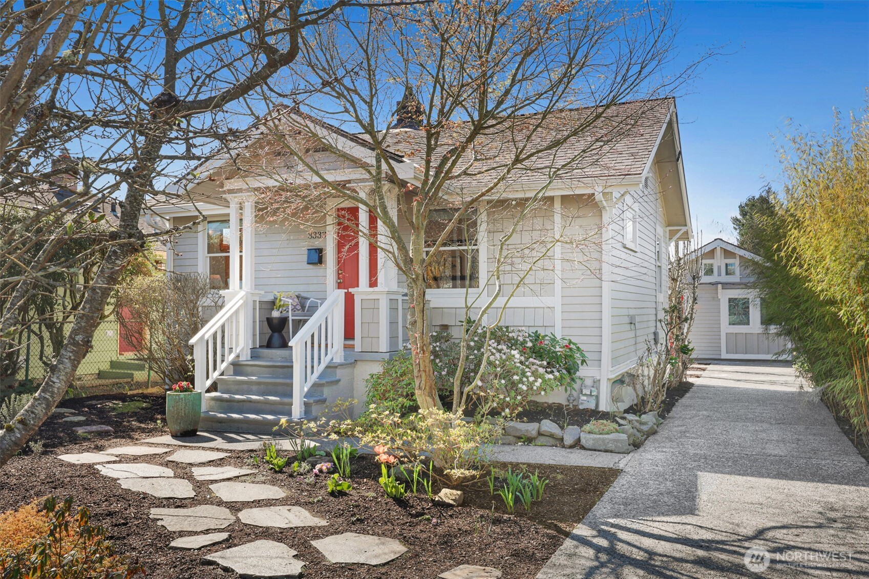 8333 27th Avenue NW, Seattle, WA 98117