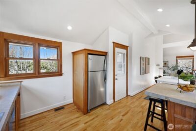 8333 27th Avenue NW, Seattle, WA 98117 - Photo 11