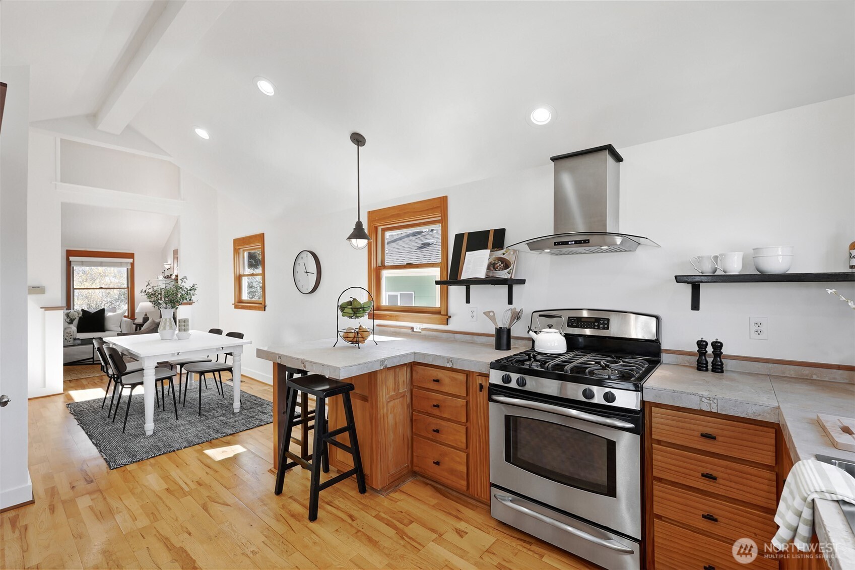 8333 27th Avenue NW, Seattle, WA 98117