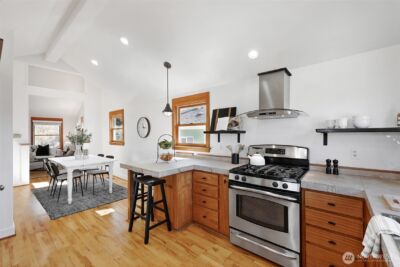 8333 27th Avenue NW, Seattle, WA 98117 - Photo 12