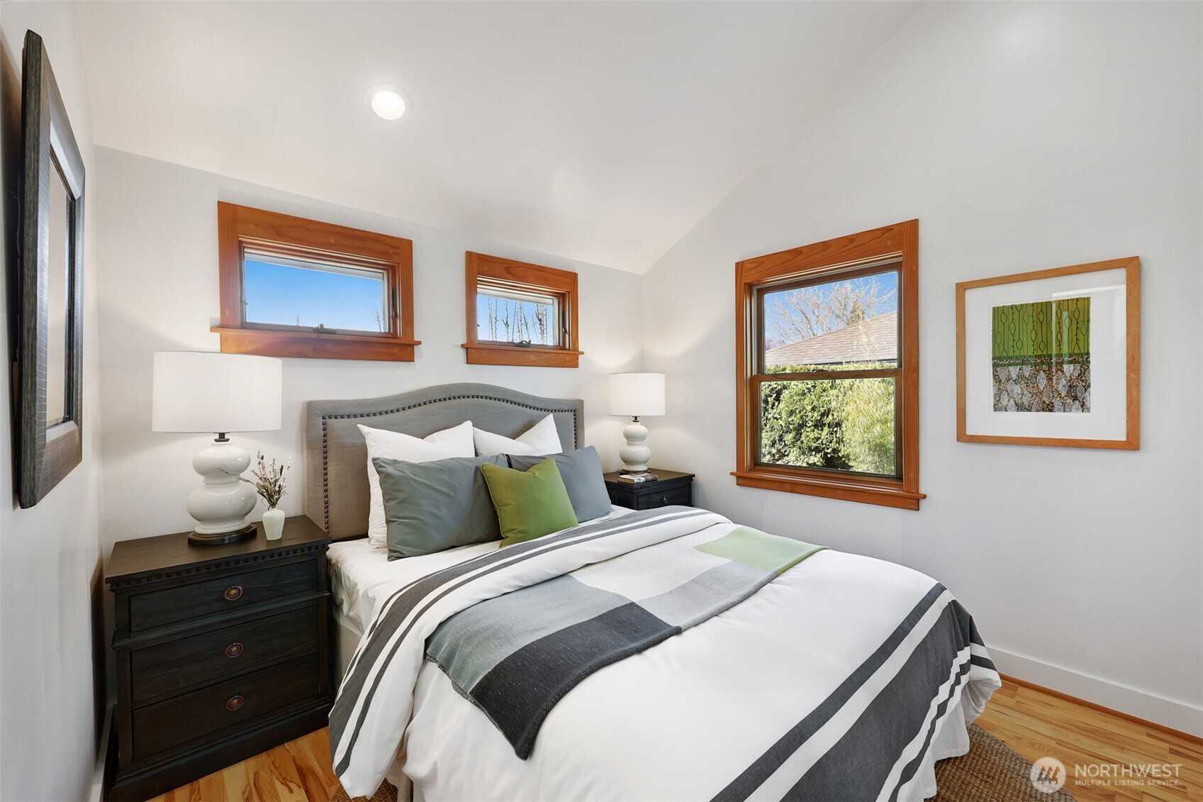 8333 27th Avenue NW, Seattle, WA 98117