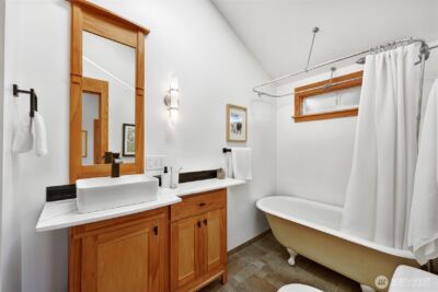 8333 27th Avenue NW, Seattle, WA 98117 - Photo 16