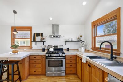 8333 27th Avenue NW, Seattle, WA 98117 - Photo 9