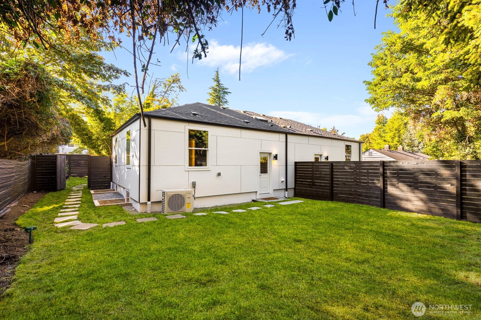 1722 Martin Luther King Jr Way , Seattle, WA 98122