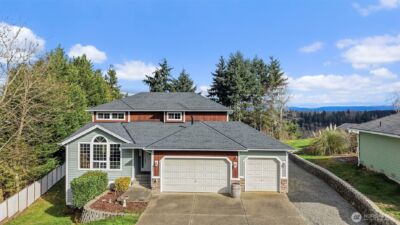 403 207th Avenue E, Lake Tapps, WA 98391-5611