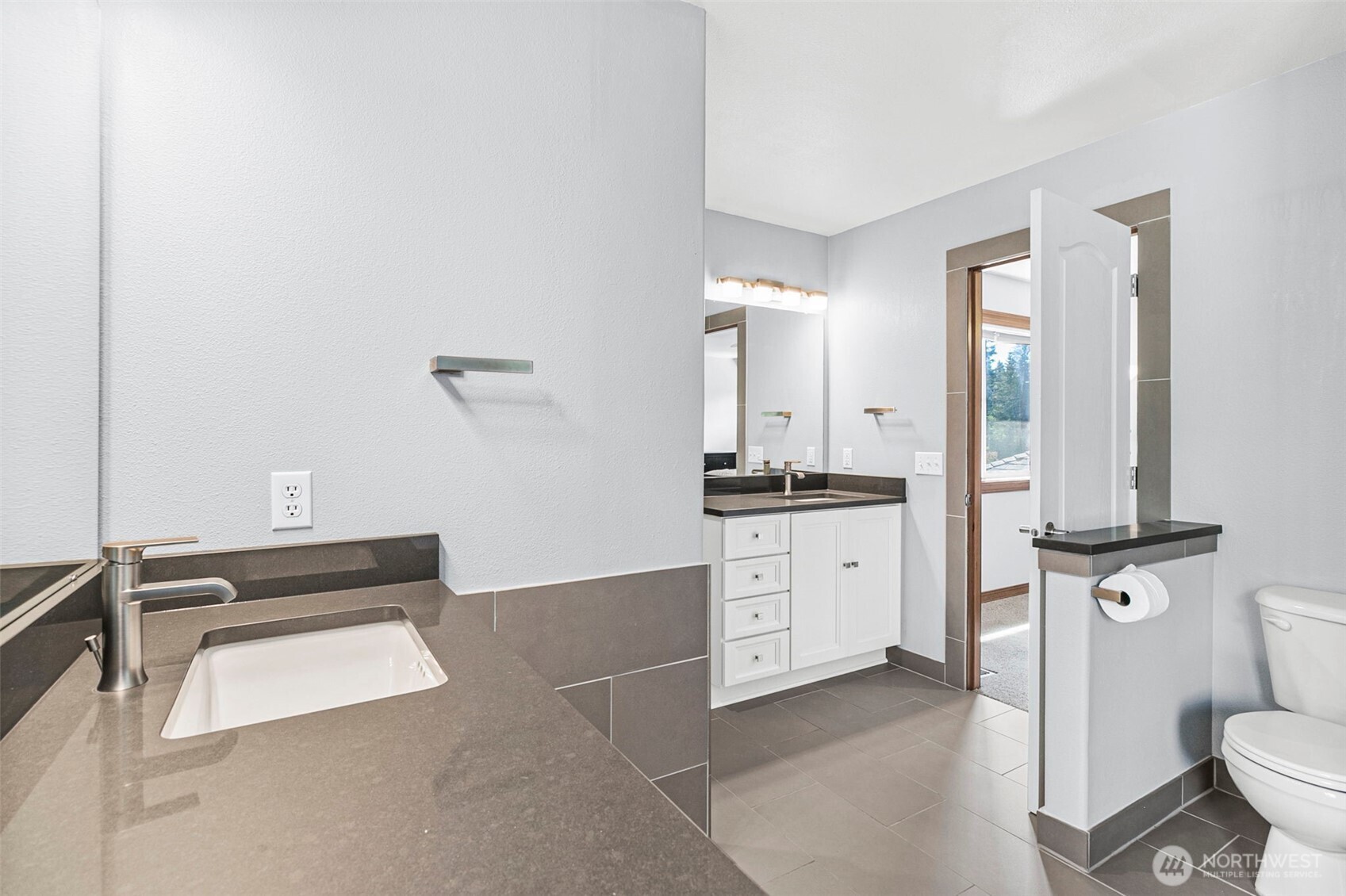 403 207th Avenue E, Lake Tapps, WA 98391-5611