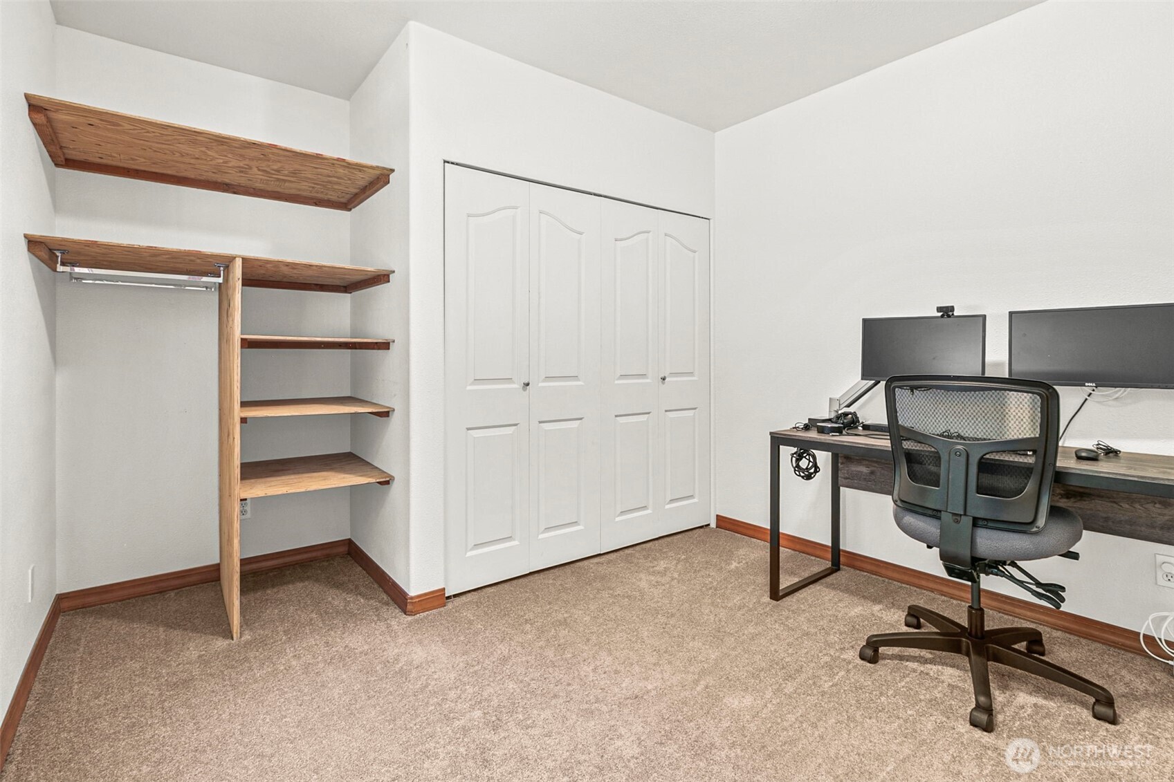 403 207th Avenue E, Lake Tapps, WA 98391-5611