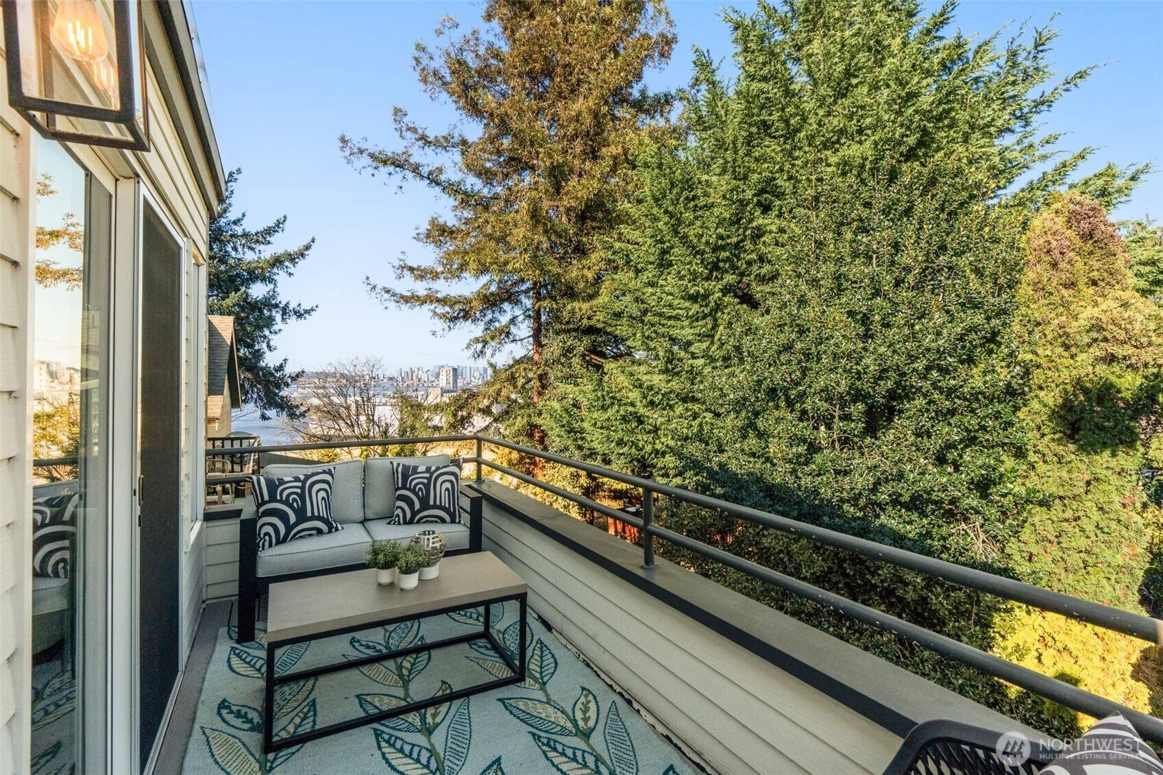 3708 20th Avenue SW, Seattle, WA 98106