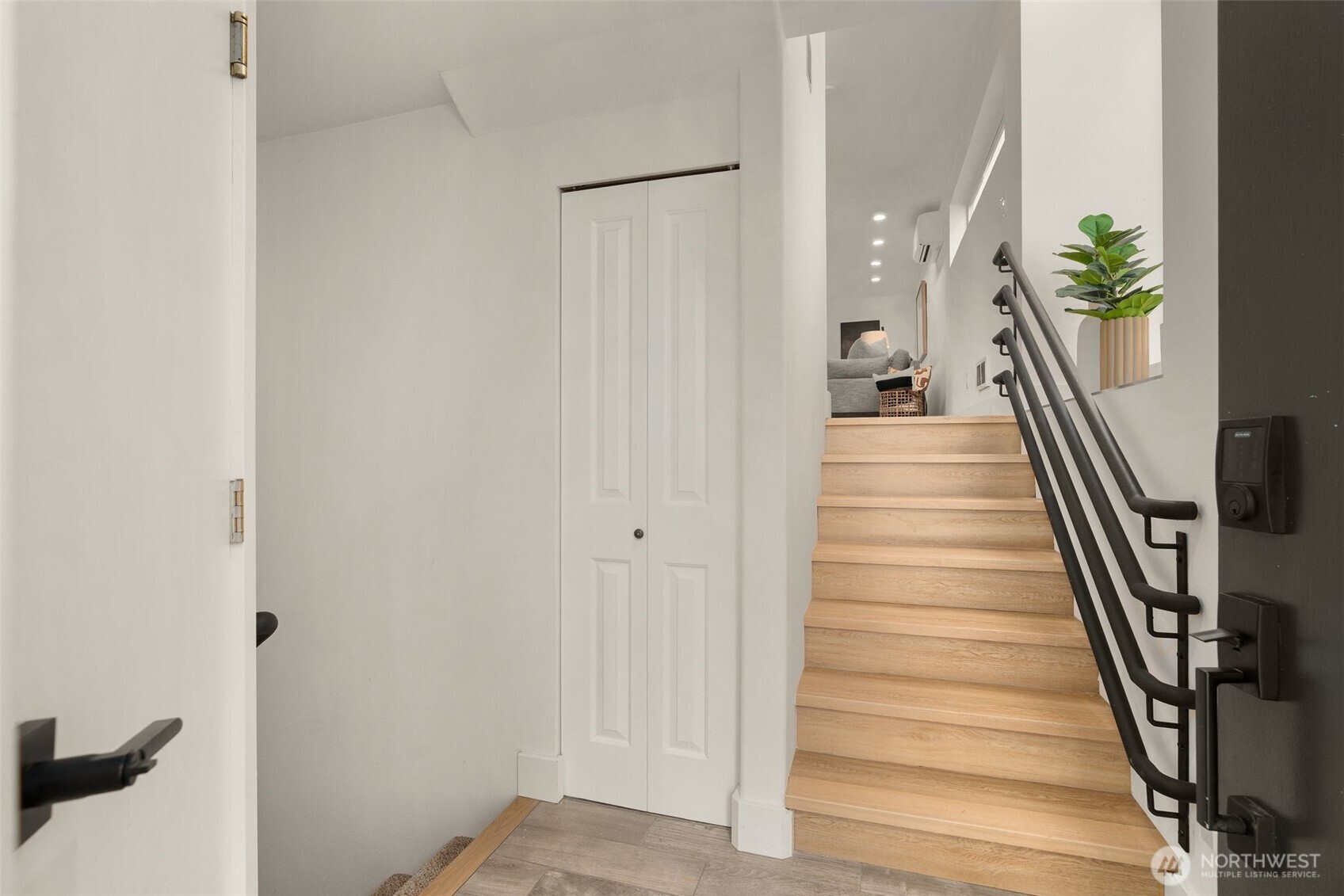 3708 20th Avenue SW, Seattle, WA 98106