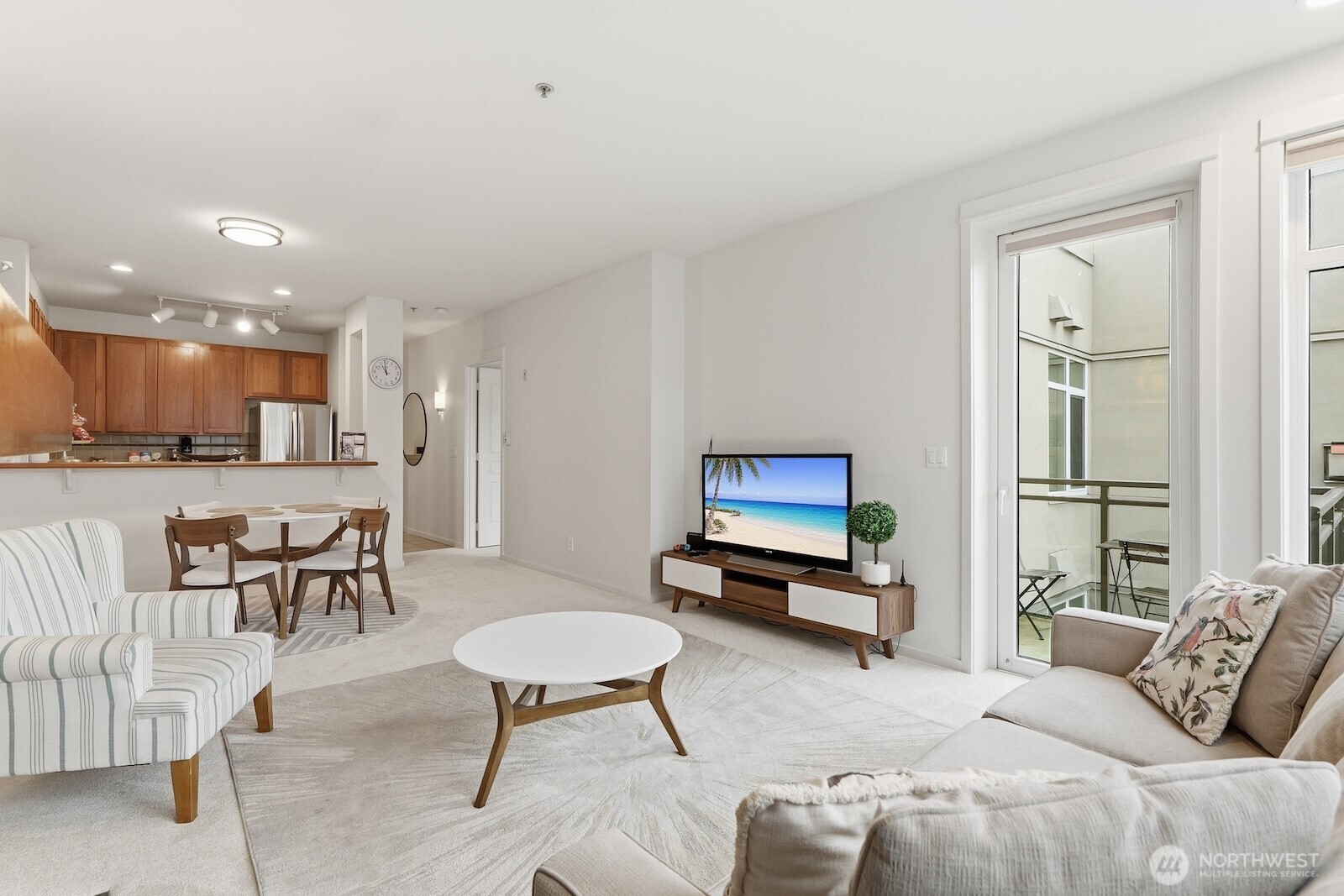 2000 Alaskan Way #553, Seattle, WA 98121