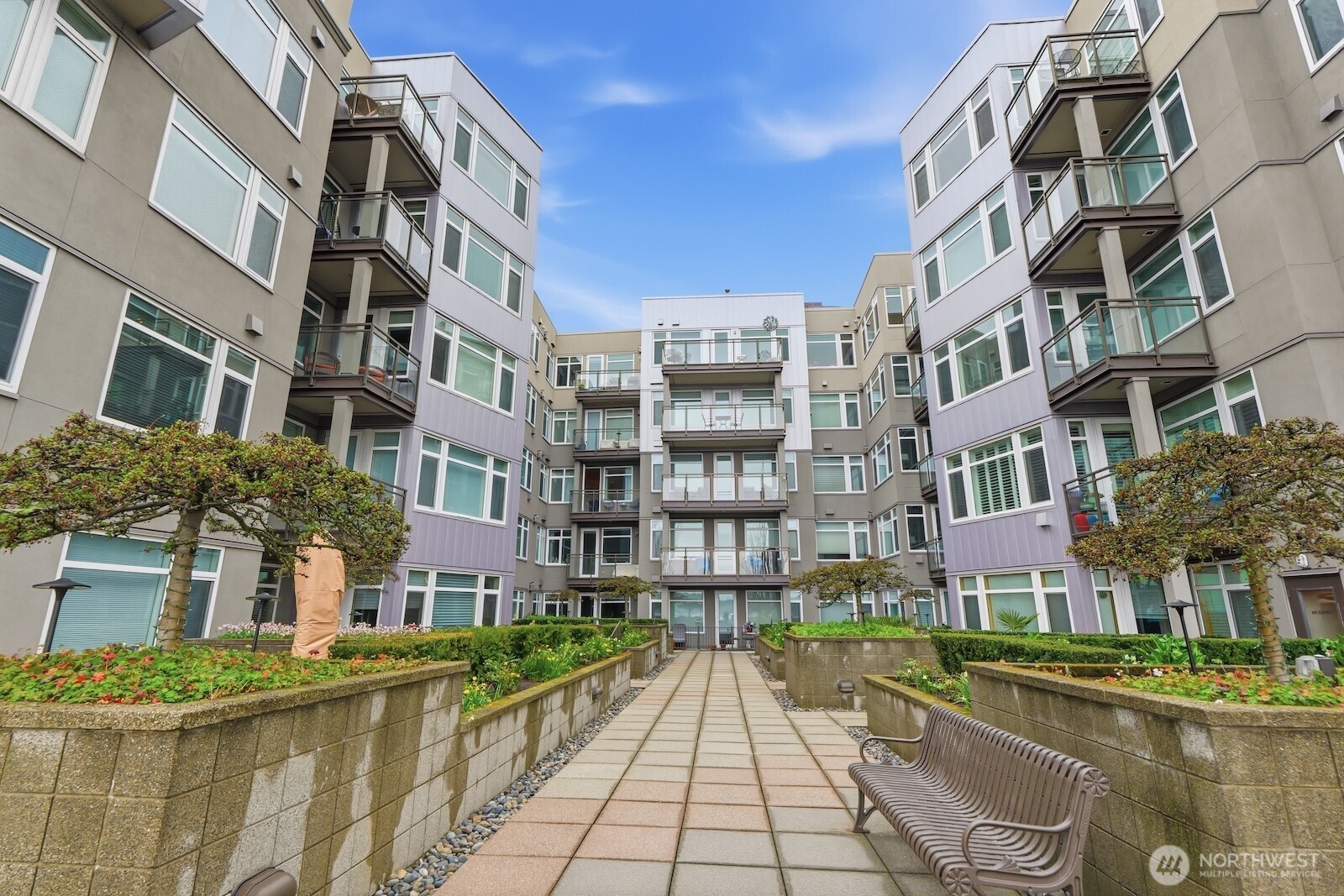 2000 Alaskan Way #553, Seattle, WA 98121