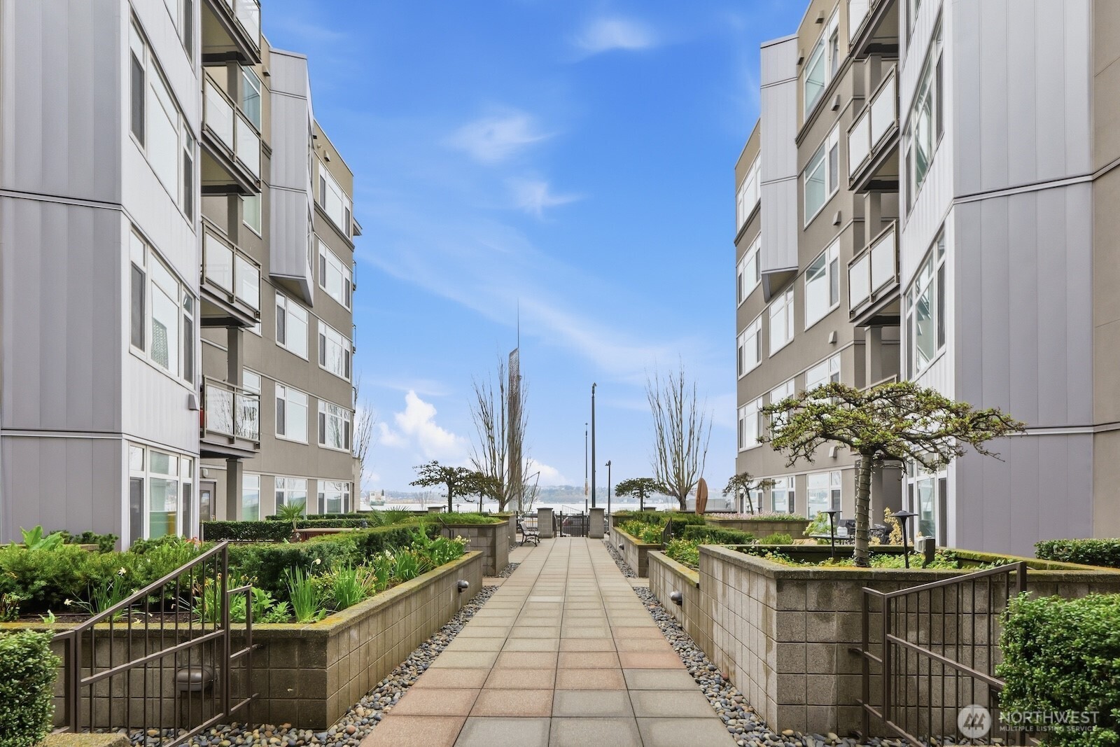 2000 Alaskan Way #553, Seattle, WA 98121