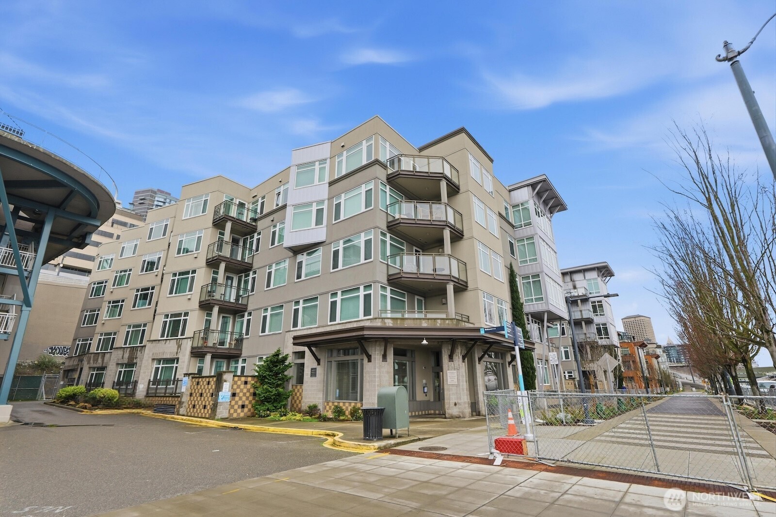 2000 Alaskan Way #553, Seattle, WA 98121