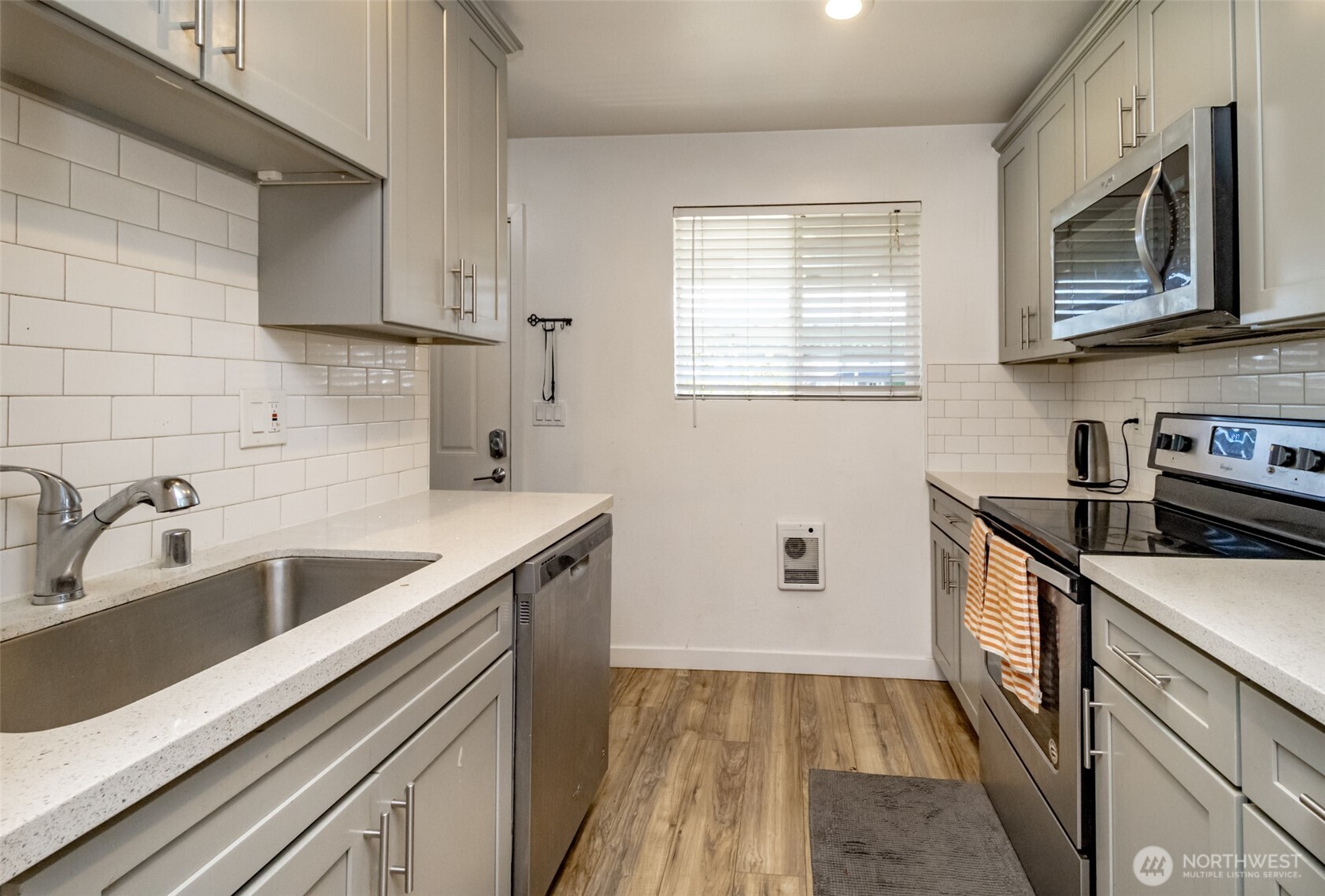 12416 SE 272nd ## C, Kent, WA 98030