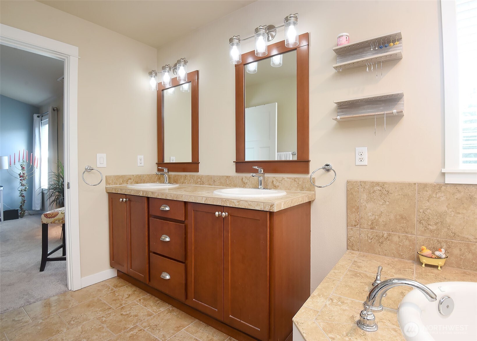 629 Emory Drive , Snohomish, WA 98290