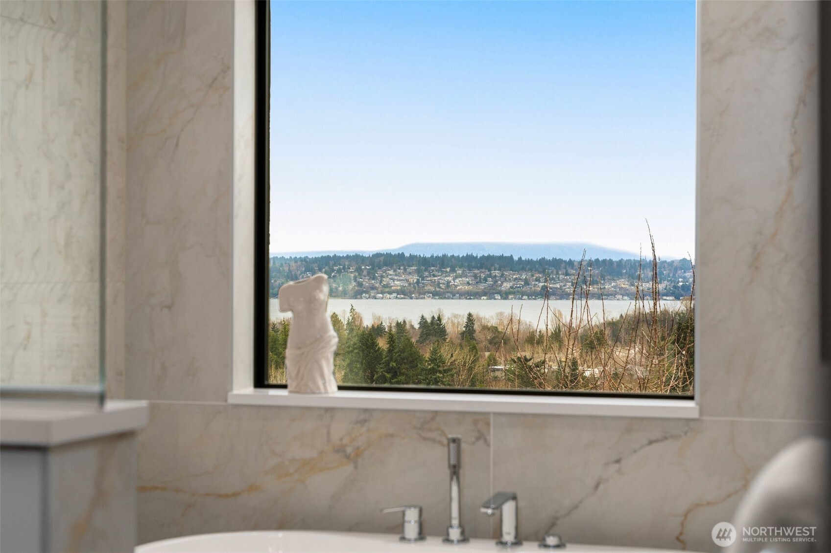 6038 50 Avenue NE, Seattle, WA 98115