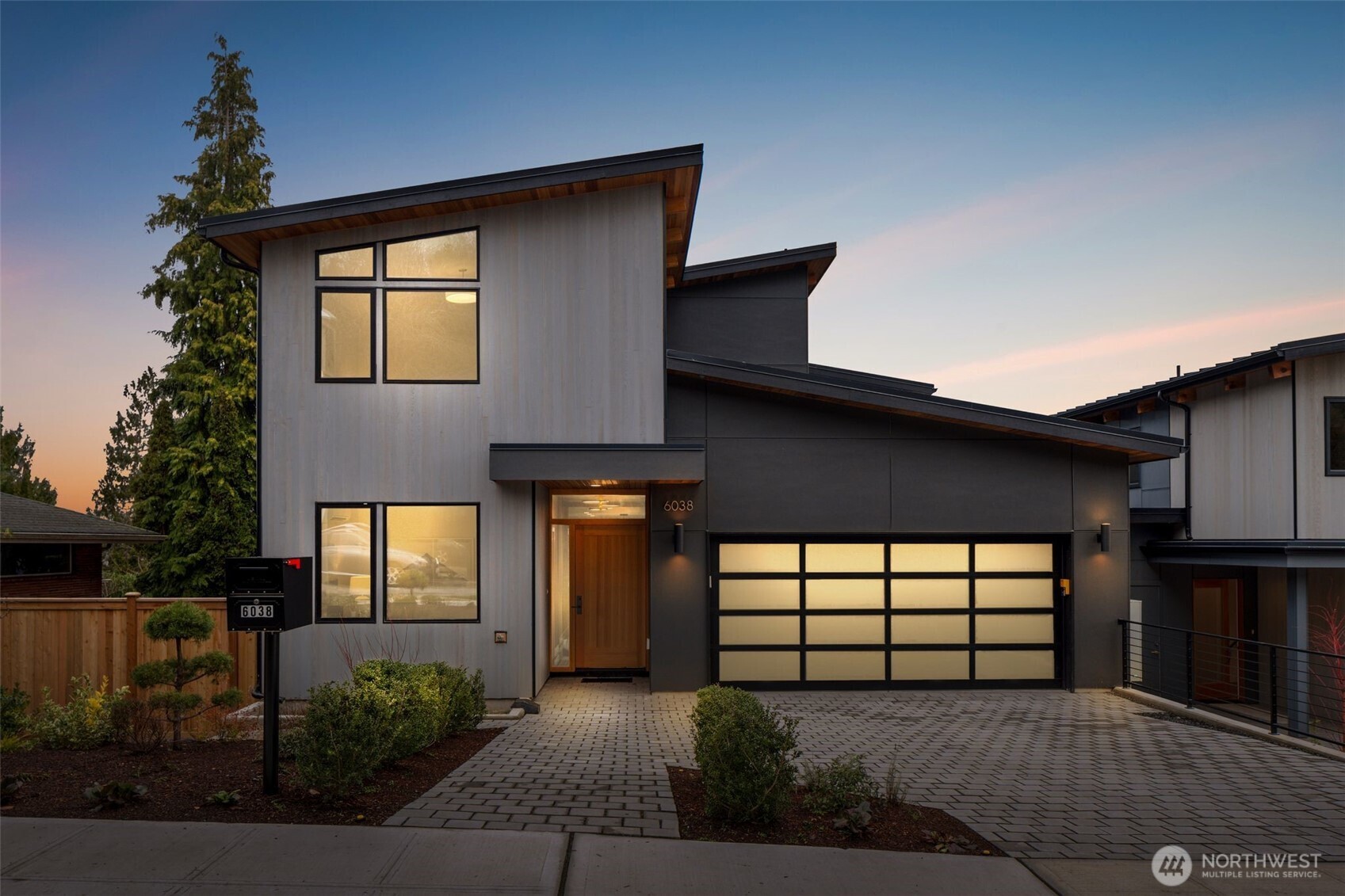 6038 50 Avenue NE, Seattle, WA 98115