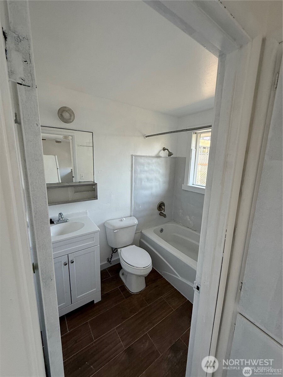 4902 111th Street SW, Lakewood, WA 98499-5407