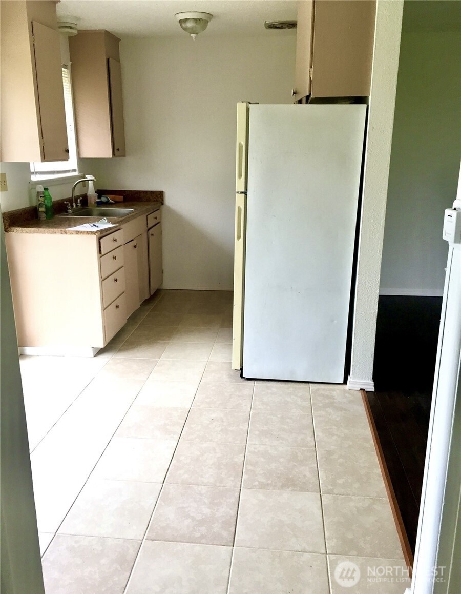 4902 111th Street SW, Lakewood, WA 98499-5407