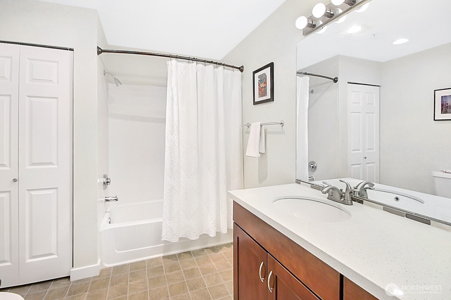 5921 S 234th Place , Kent, WA 98032