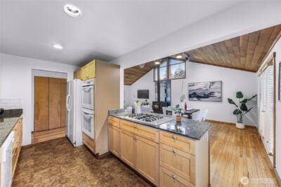 12214 NE 97th Street , Kirkland, WA 98033 - Photo 17