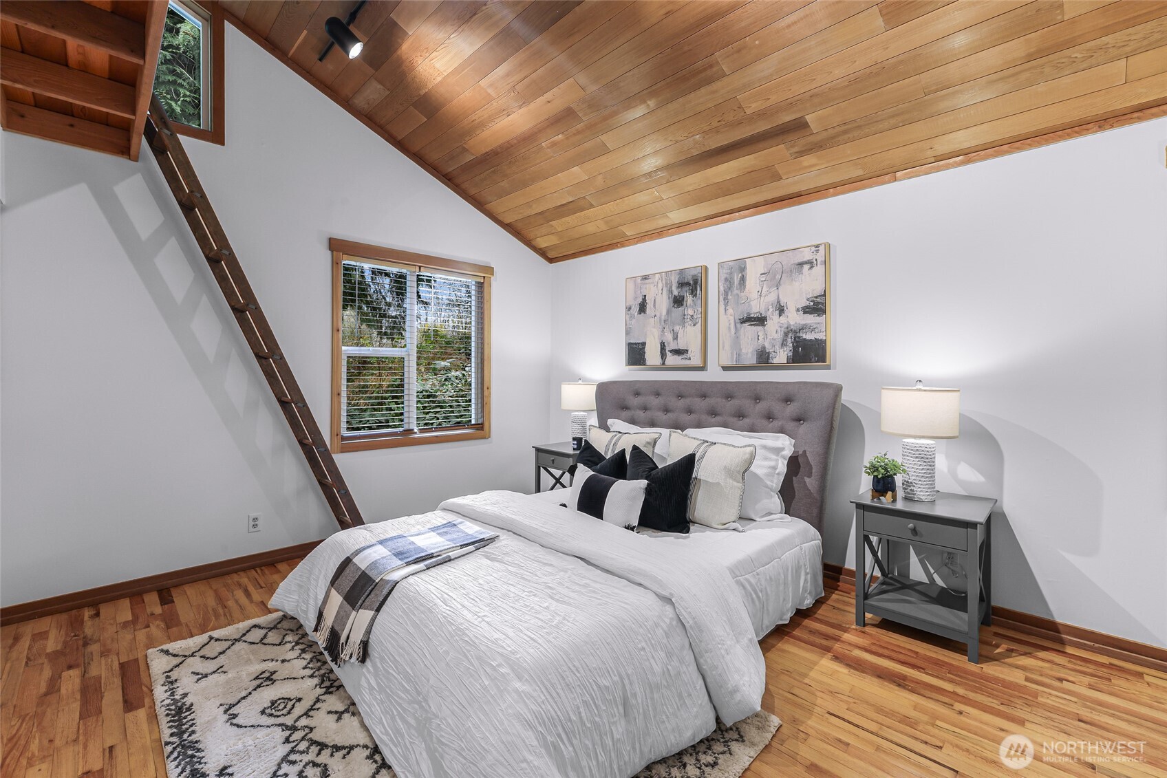 12214 NE 97th Street , Kirkland, WA 98033