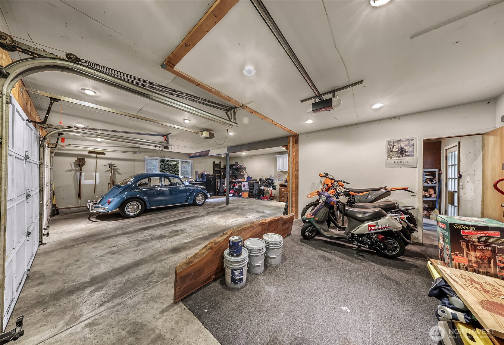 12214 NE 97th Street , Kirkland, WA 98033