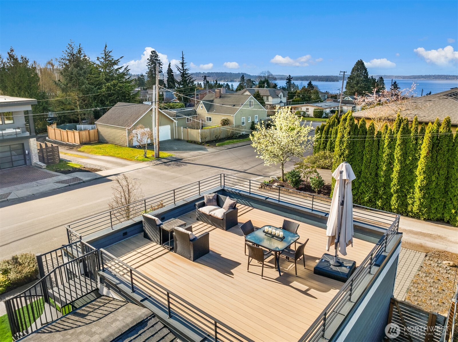 1231 4th Street W, Kirkland, WA 98033