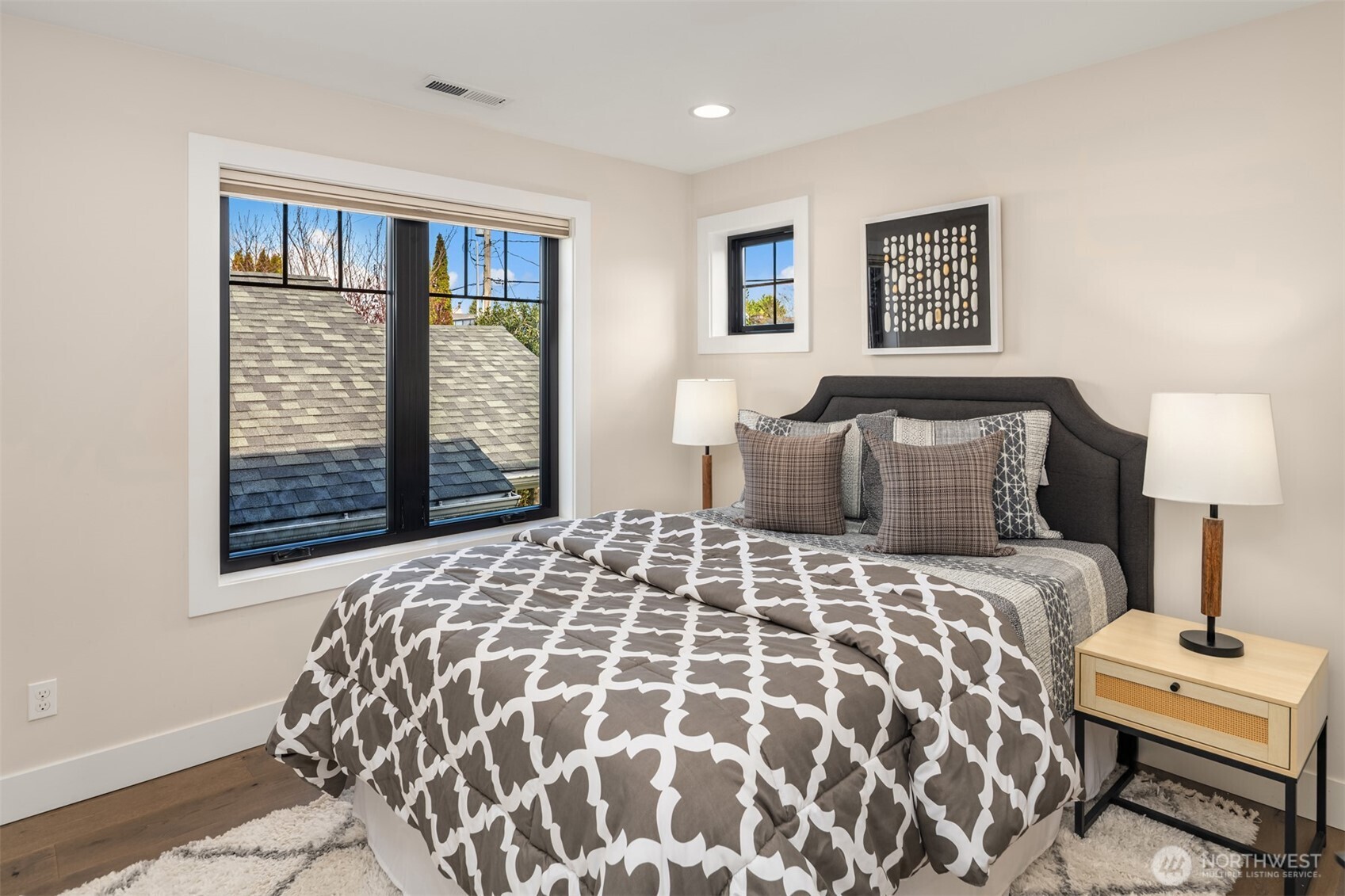 1231 4th Street W, Kirkland, WA 98033