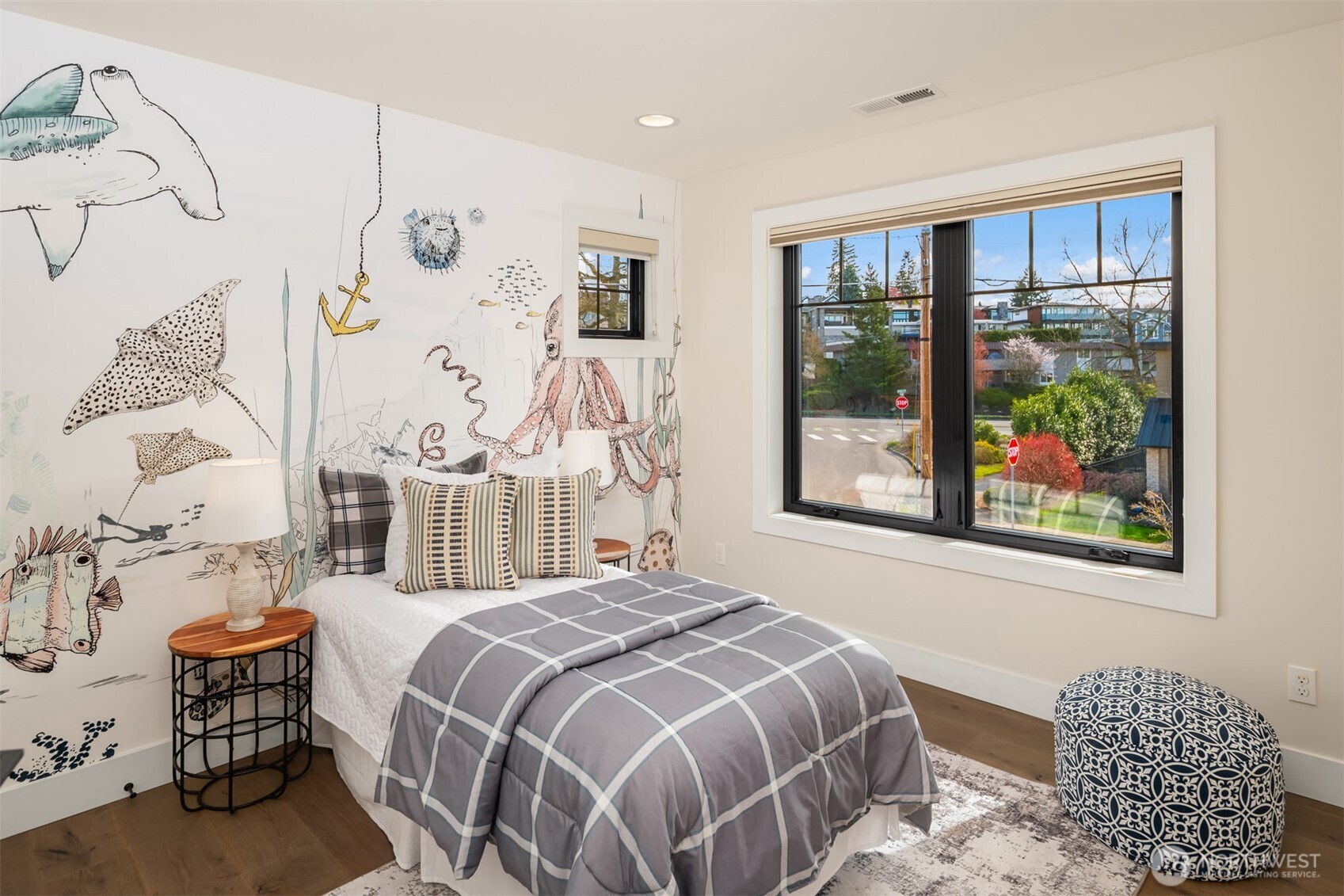 1231 4th Street W, Kirkland, WA 98033