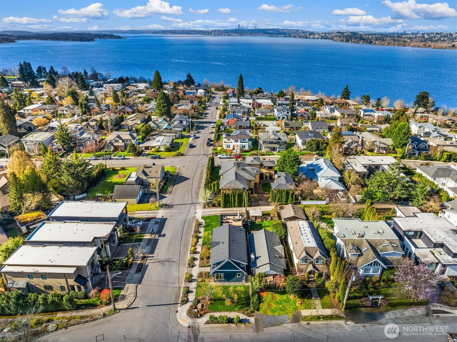 1231 4th Street W, Kirkland, WA 98033