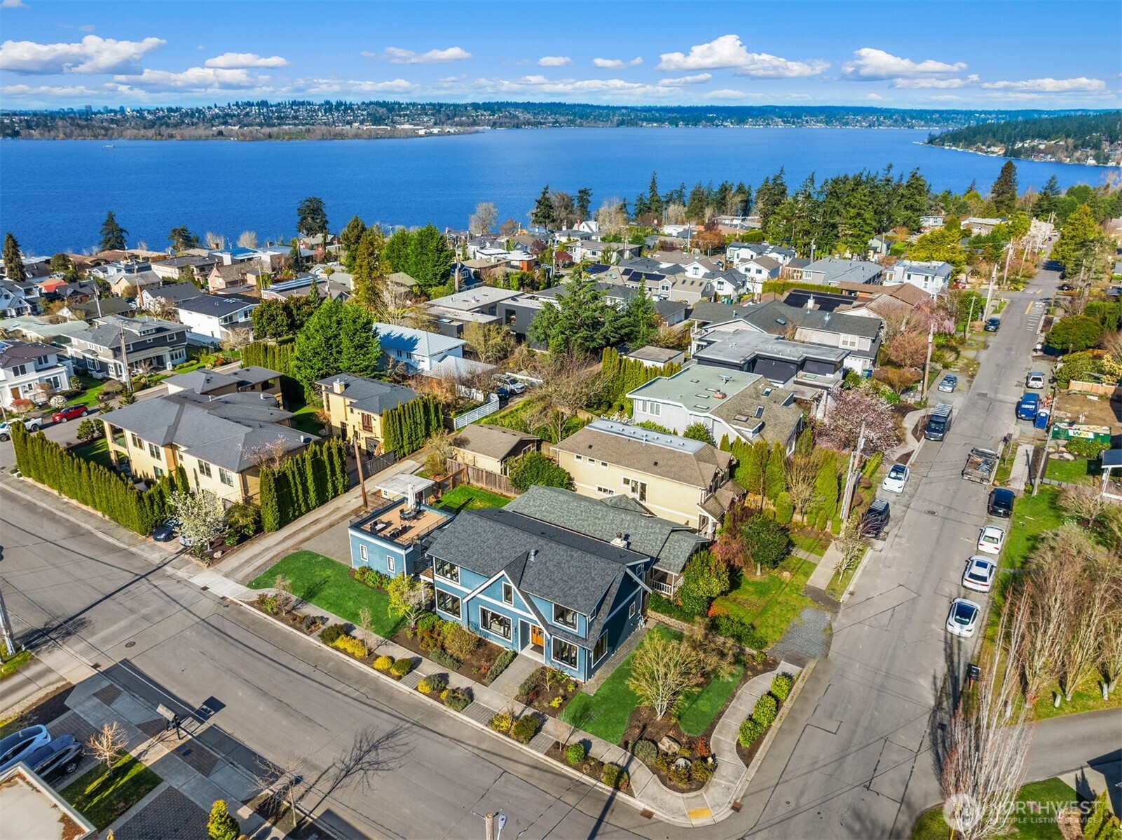 1231 4th Street W, Kirkland, WA 98033