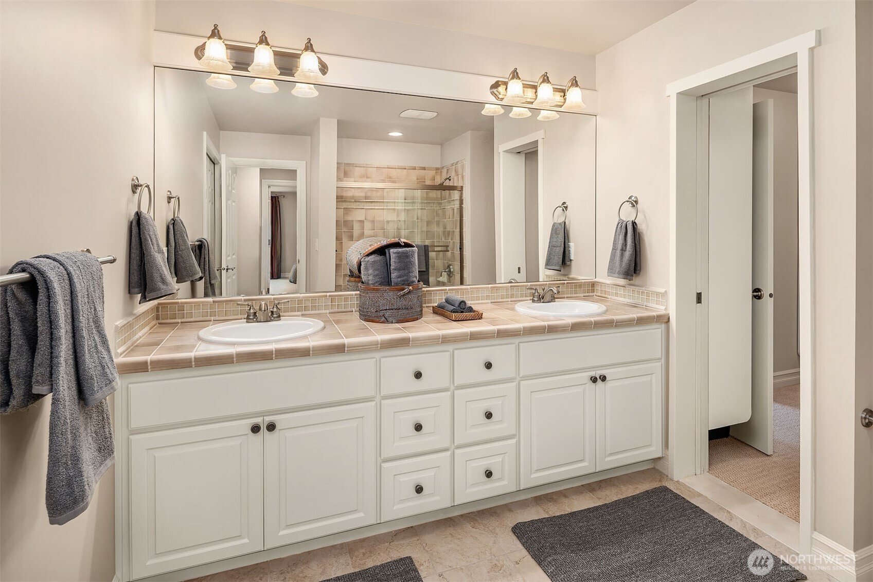 2330 279th Drive SE, Sammamish, WA 98027