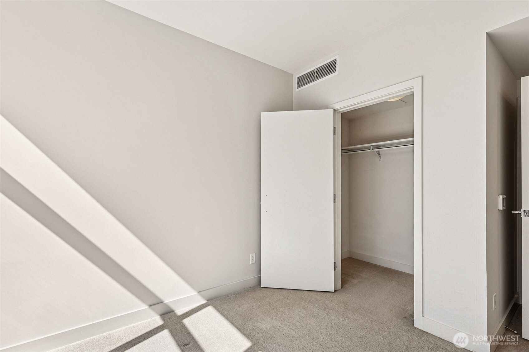 588 Bell Street #606S, Seattle, WA 98121