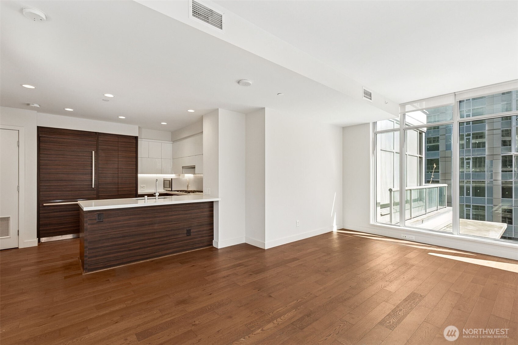 588 Bell Street #606S, Seattle, WA 98121